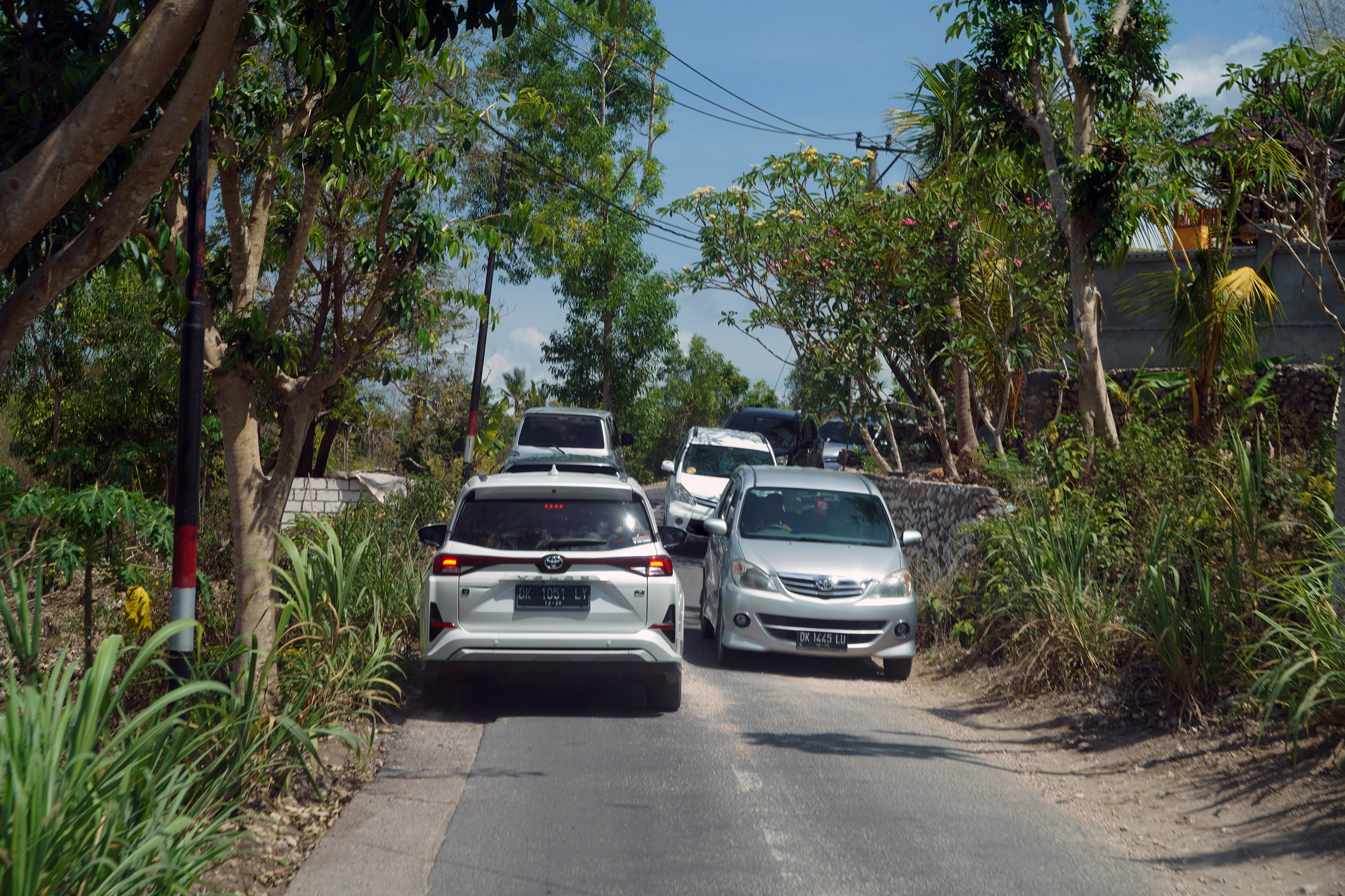 Route encombrée sur l'Ile de Nusa Penida