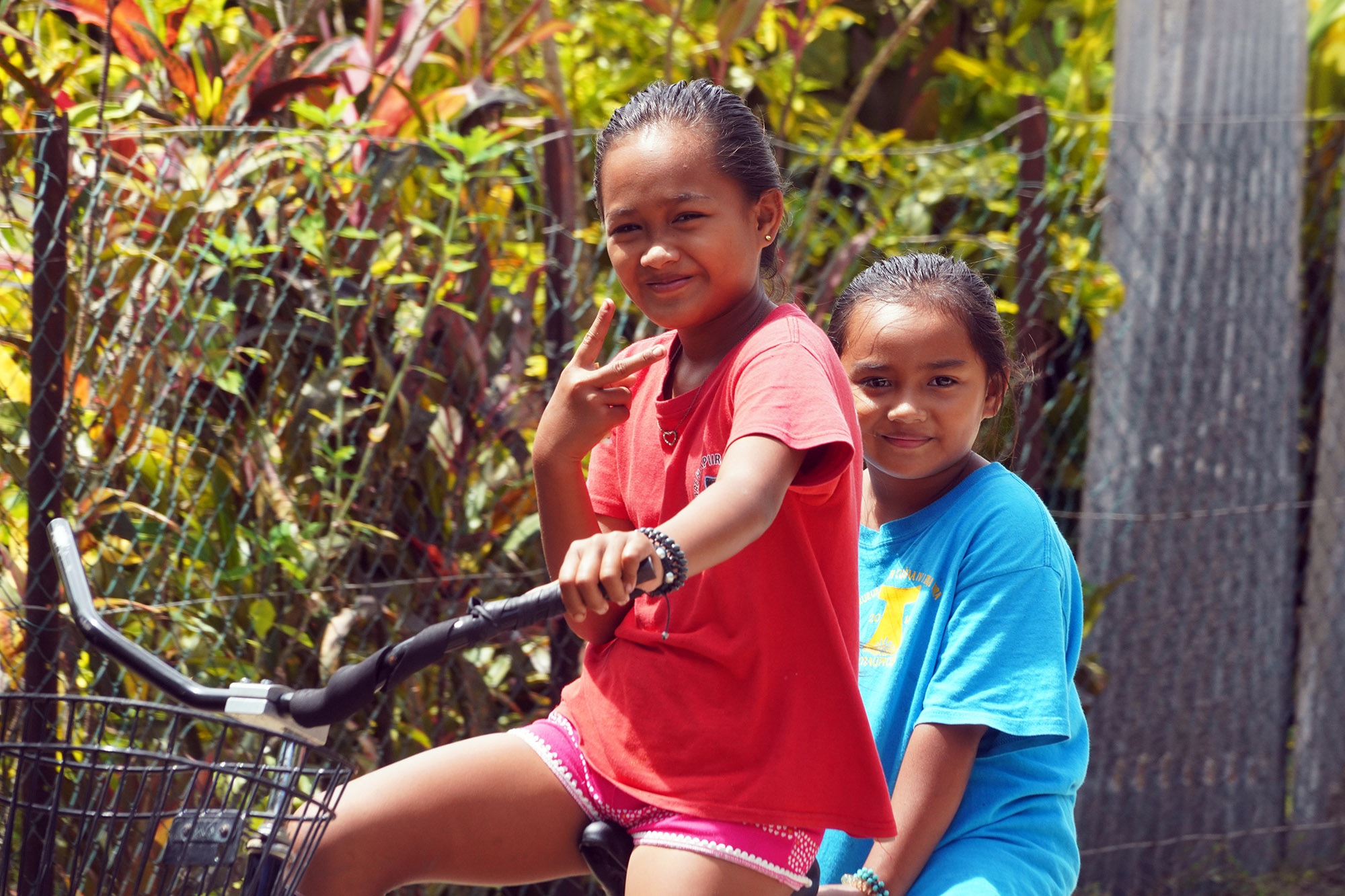 Sur la route de ceinture de Maupiti