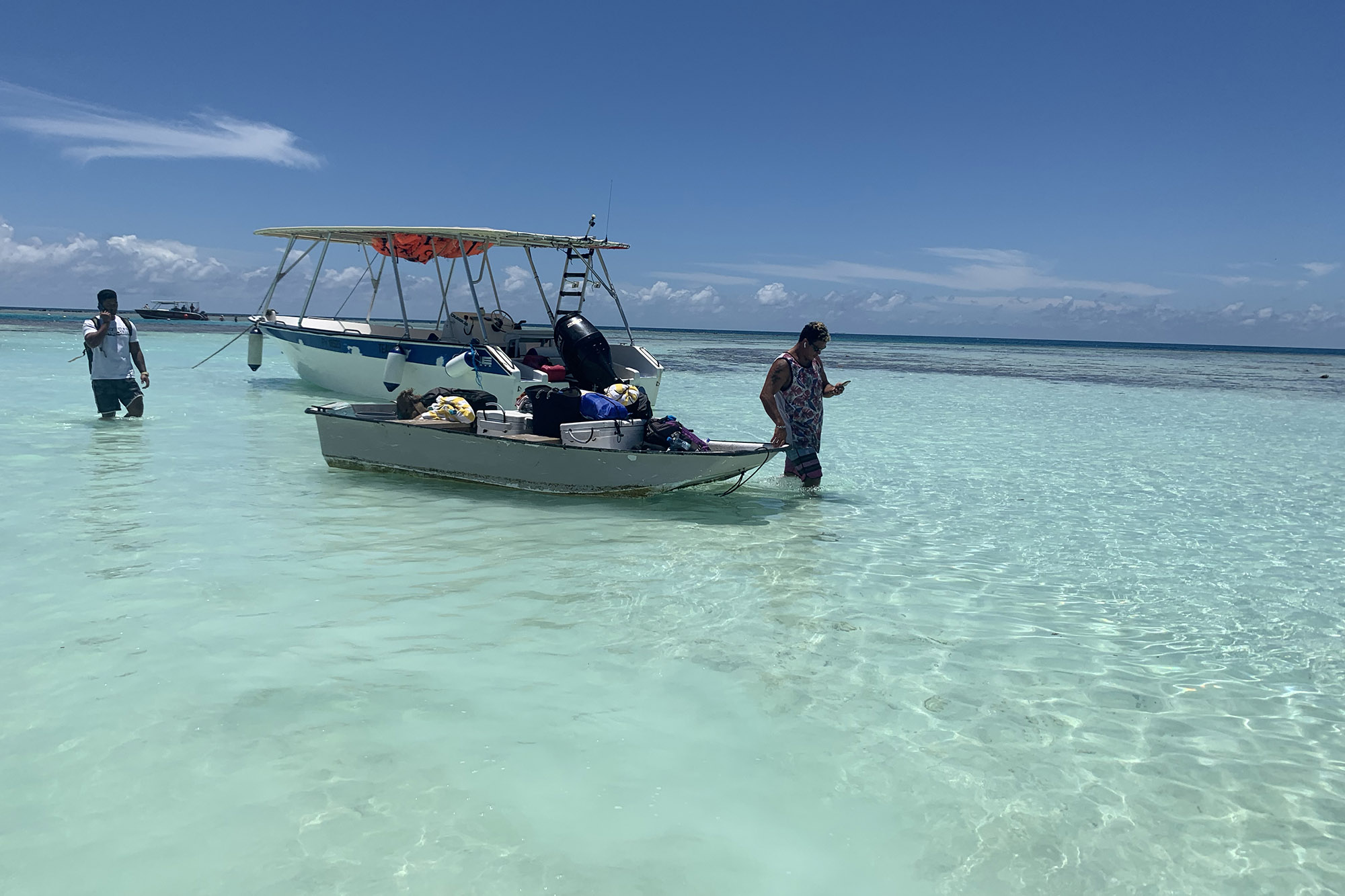 Le lagon bleu au nord de l'atoll de Rangiroa