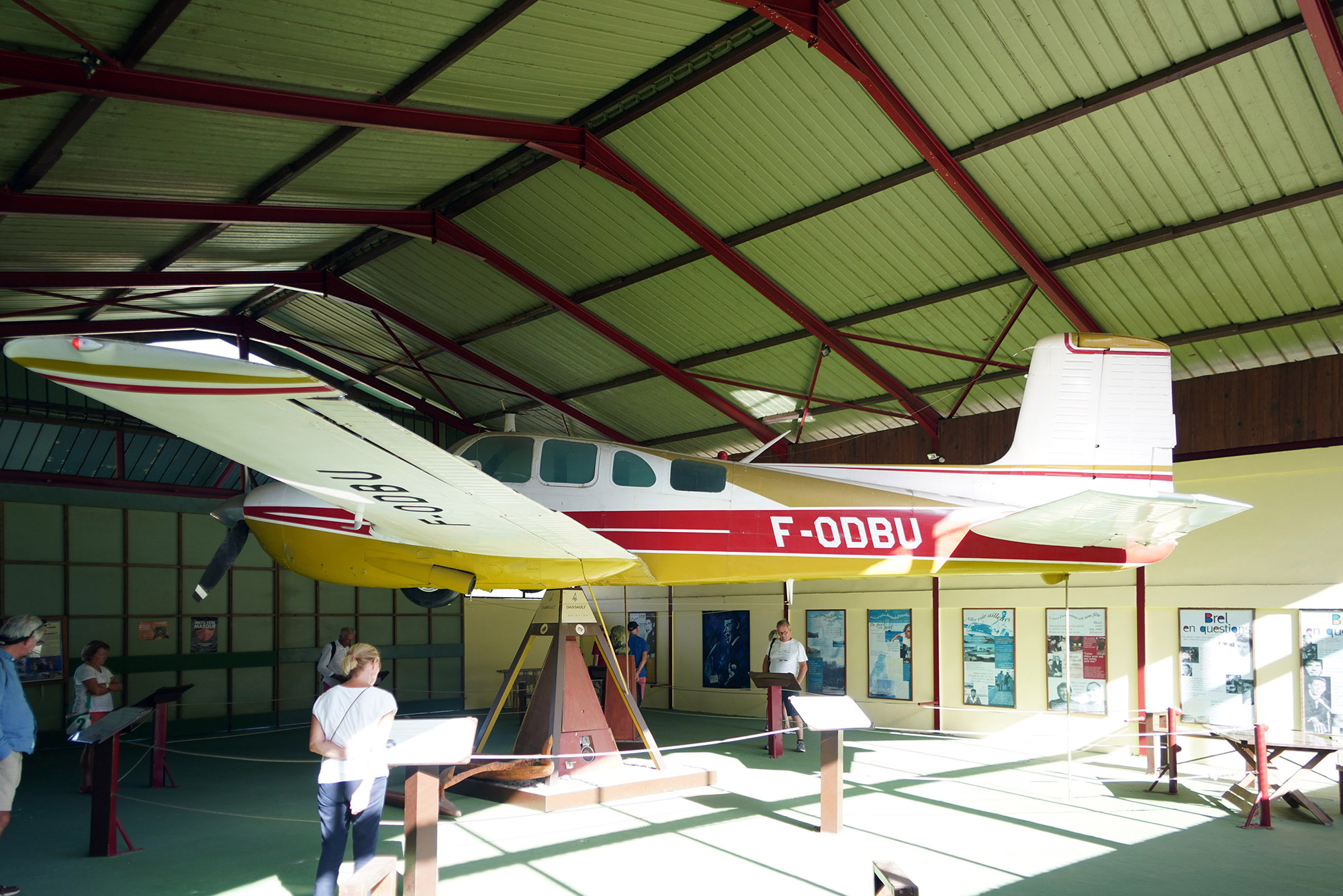 Jojo, le bimoteur de Jacques Brel